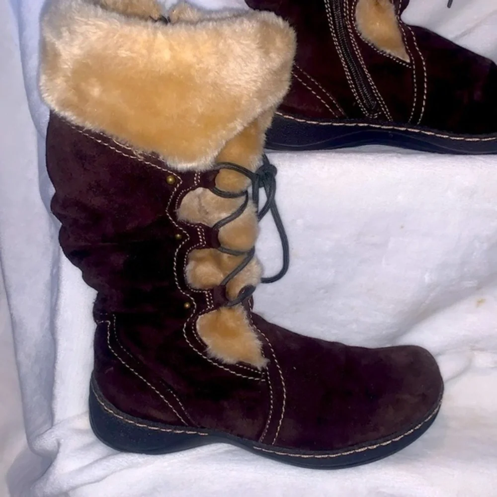 St. John’s Bay Brown fall/winter boots - Picture 1 of 11